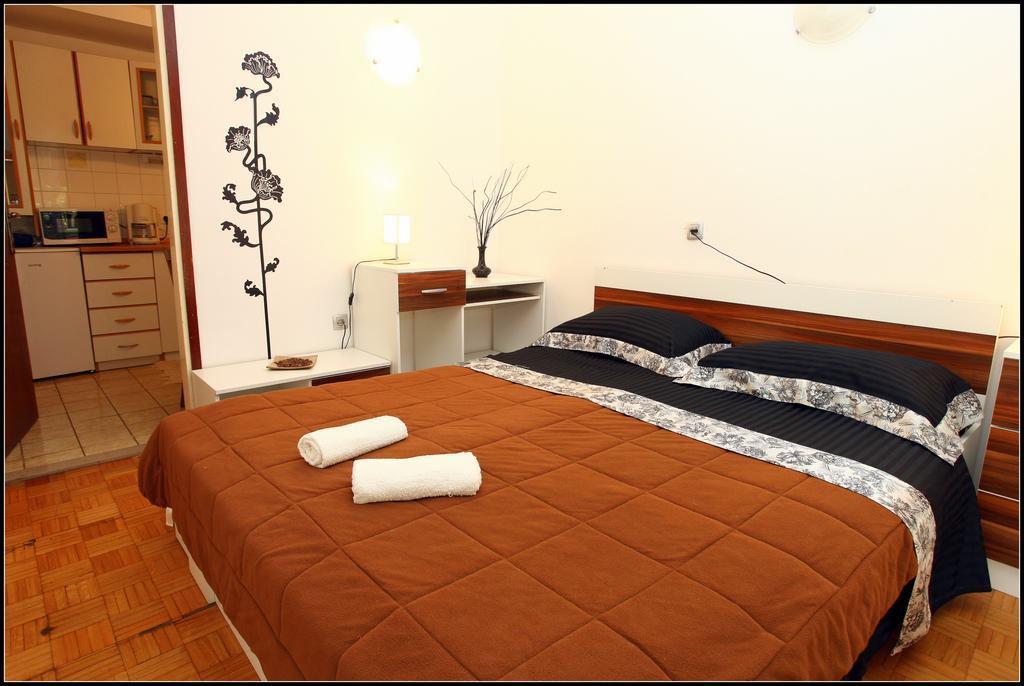 Champagne Apartments Portoroz Vp Esterno foto