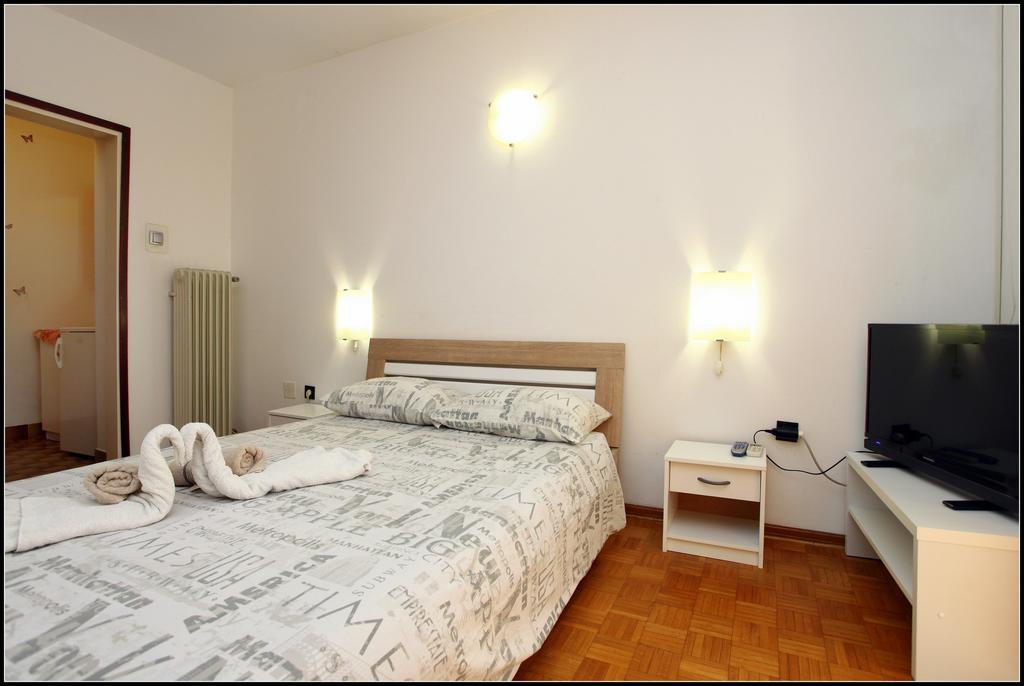 Champagne Apartments Portoroz Vp Esterno foto